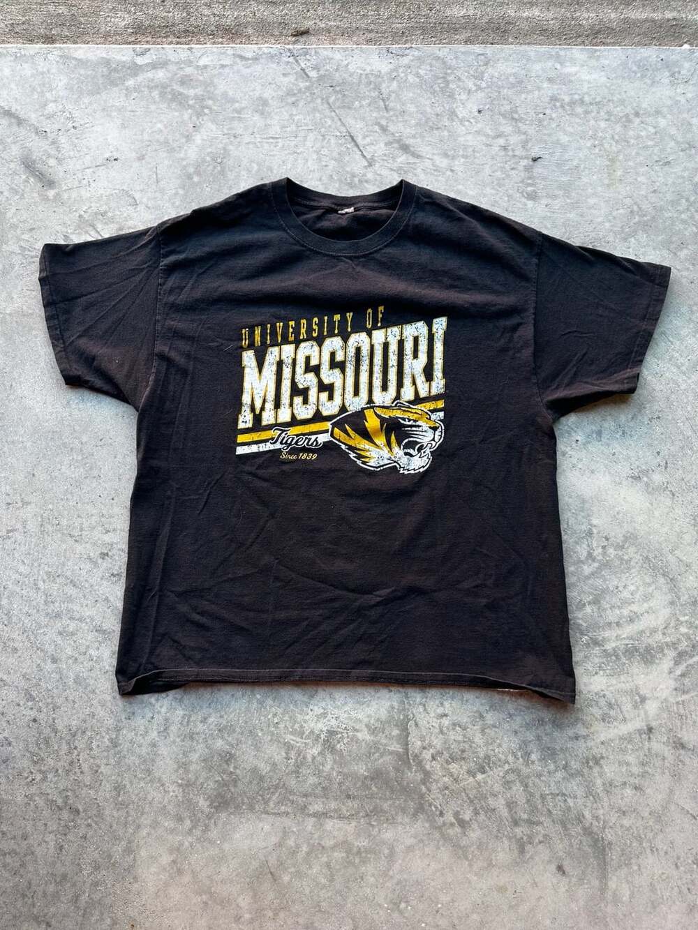 University of Missouri Tigers T-Shirt Black Graphic College Tee
